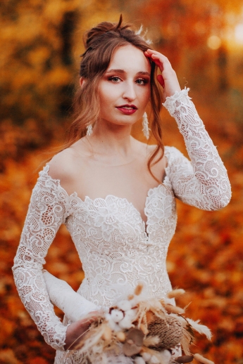 Sedcard von Mira (ID23974)