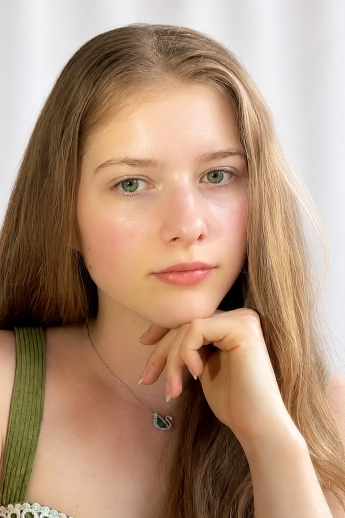 Sedcard von Subaia (ID24150)