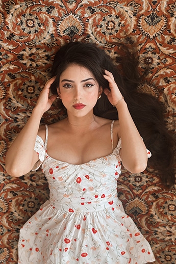Sedcard von Sana (ID24627)
